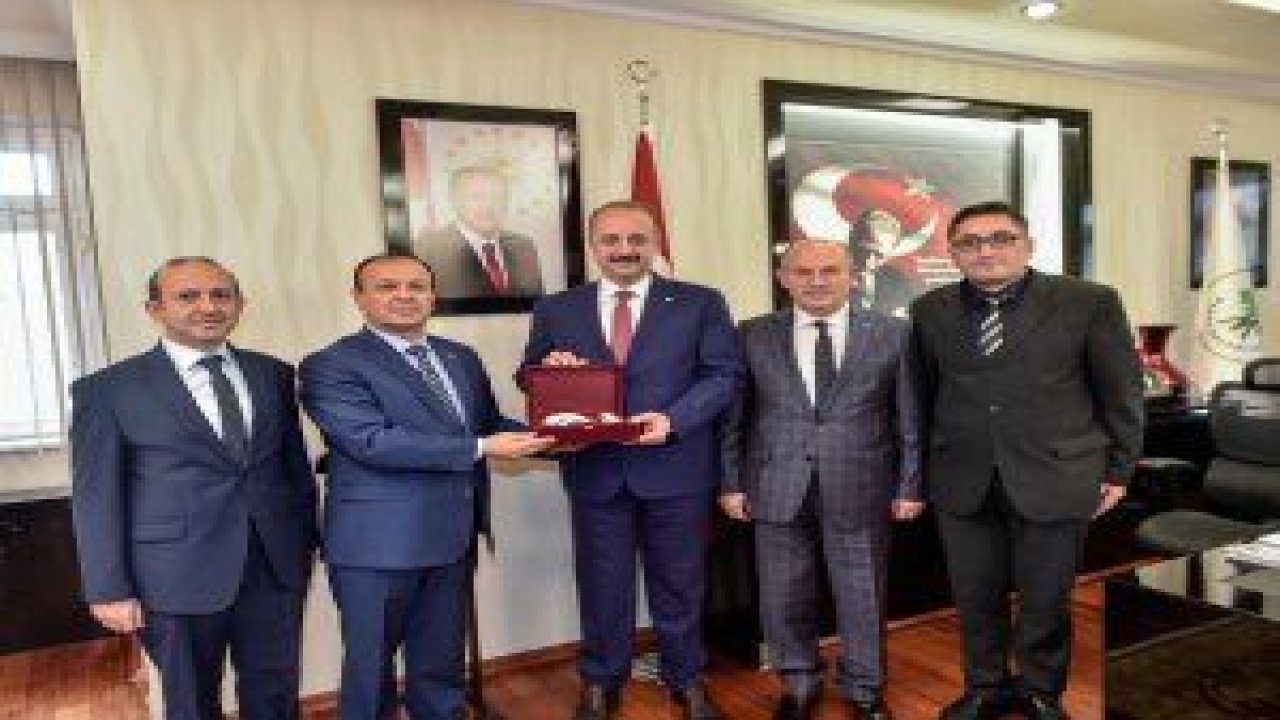 Türk Hava Kurumu Genel Sekreteri Selim Kaya, Teftiş Kurulu Başkanı Yücel Zengin ve heyeti, Mamak Belediye Başkanı Mesut Akgül’ü makamında ziyaret etti