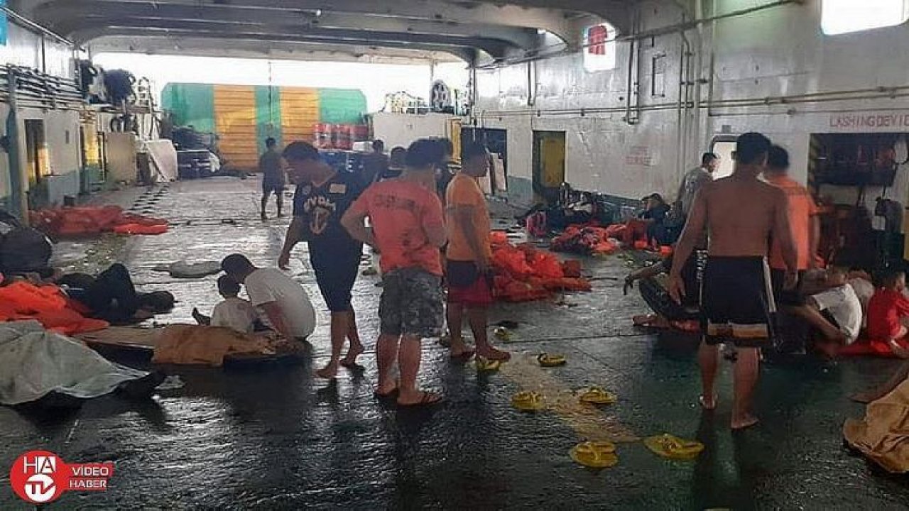 Filipinler’de yanan vapurdan 245 kişi kurtarıldı, 3 kişi öldü