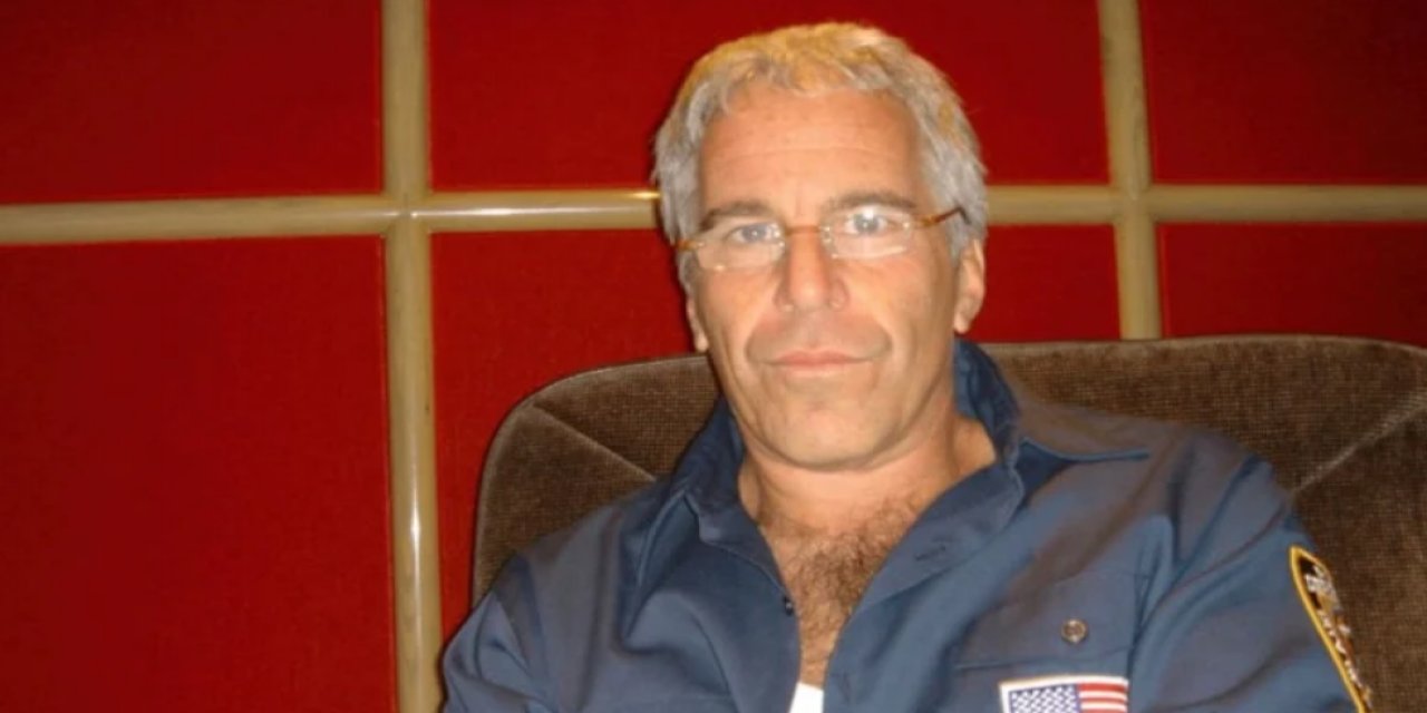 Epstein Dosyalarında Kâbe Örtüsü Ortaya Çıkınca Ortalık Karıştı! Dünya Bu Fotoğrafı Konuşuyor!