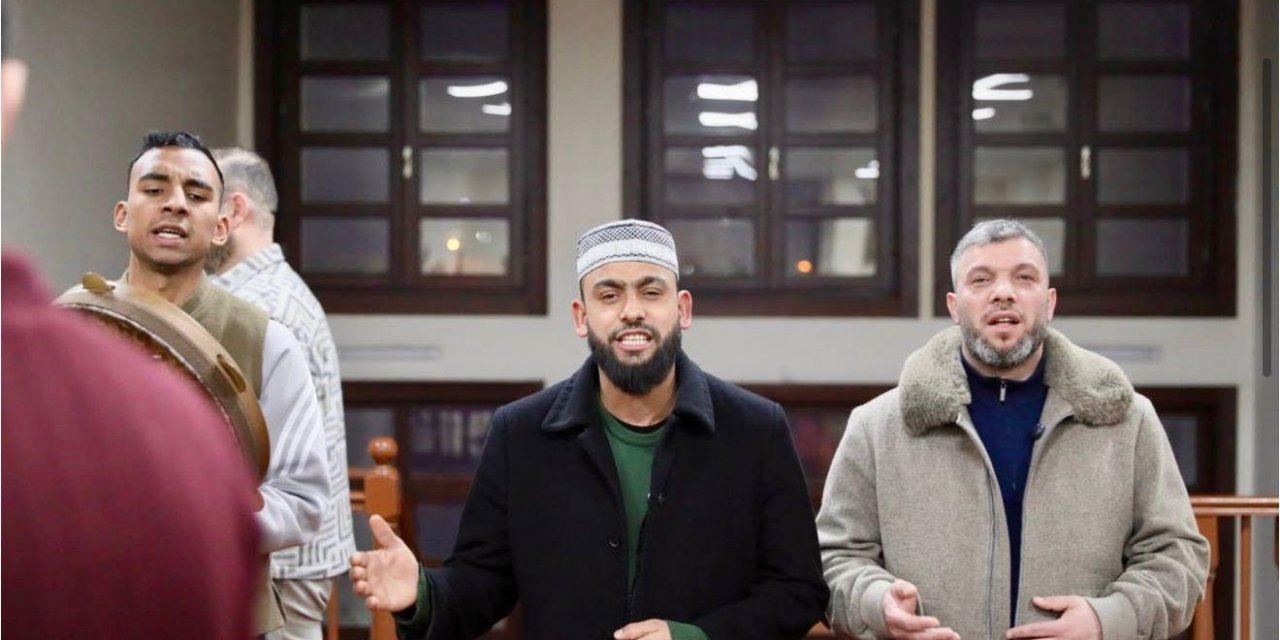 Sincanlı Gençler ‘Kabe’de Hacılar Hu Der Allah’ dedi! Celal Karatüre ve Başkan Murat Ercan'a Yoğun İlgi...  İlahiler Yankılandı!