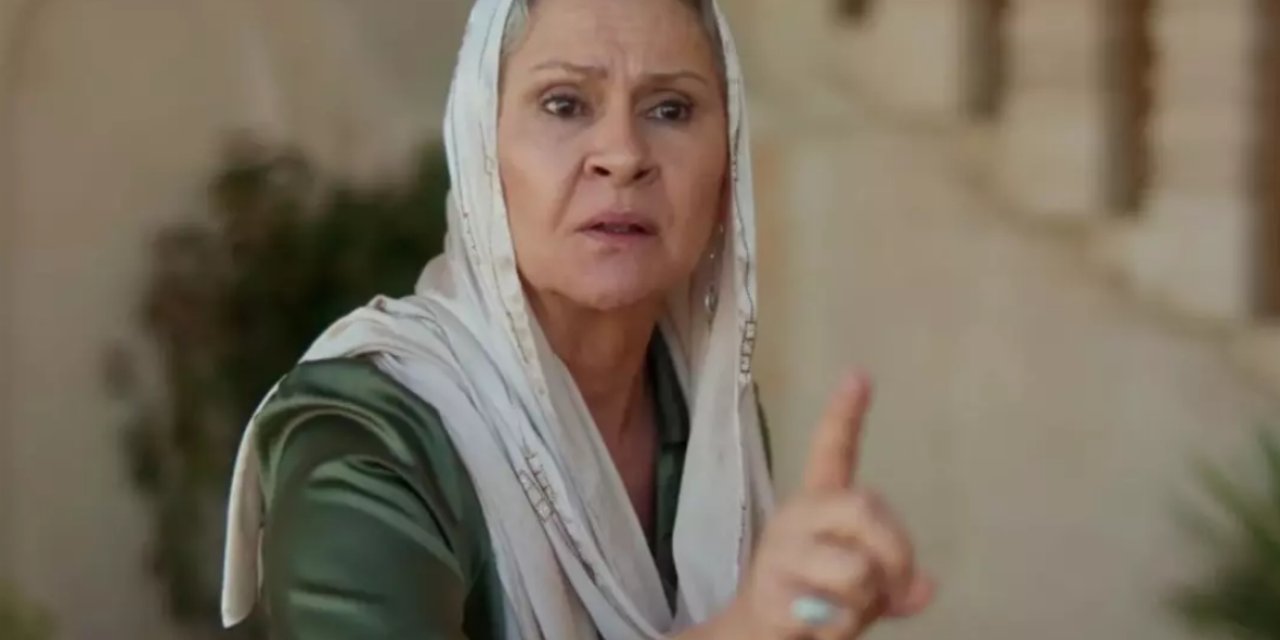 Uzak Şehir’in Sadakat’i Sadakat Albora’nın Instagram Cesur Pozları Gündem Yarattı! Dizide Sert Hanımağa, Instagram’da Bambaşka Biri!