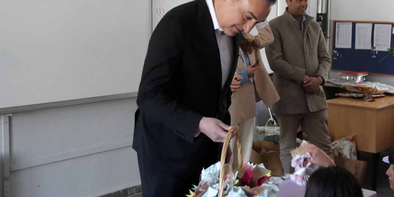 Meğer Bayram Şekeri Sadece Başlangıçmış! Çankaya Belediyesi Çocukların Yüzünü Güldürdü.