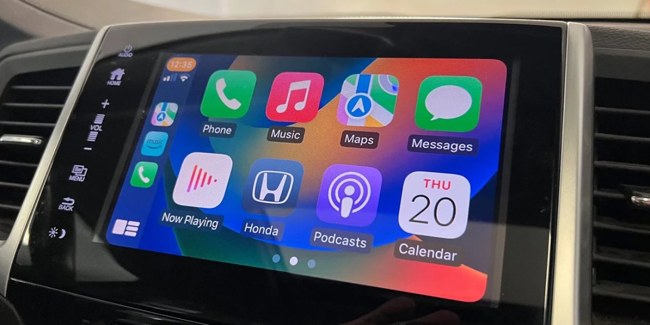CarPlay ve Android Auto Yasaklandı mı? Yeni Trafik Yasası Tartışma Yarattı! Araçlarda Multimedya Ekranlara 21 Bin TL Ceza!