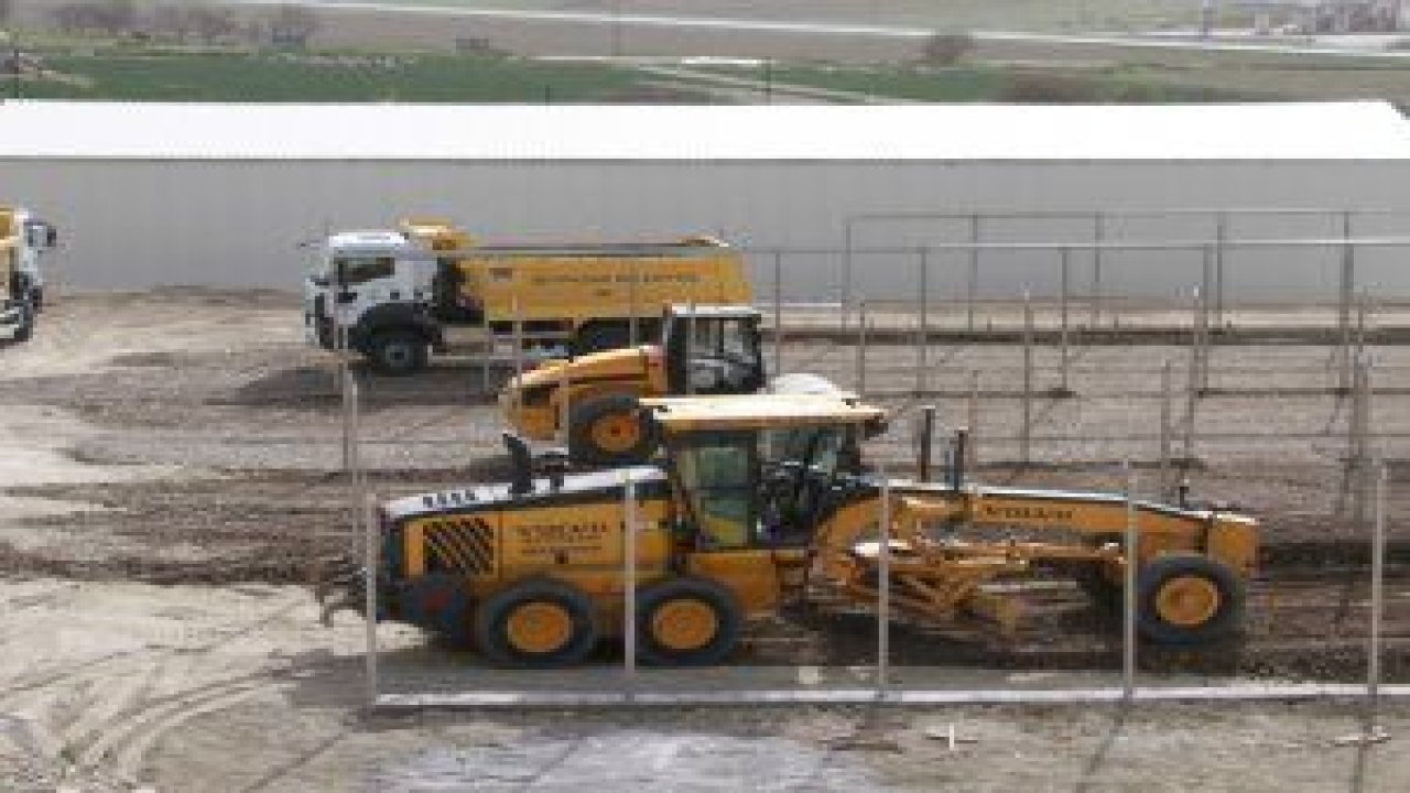 Beypazarı Belediyesi Fen İşleri Müdürlüğü ekipleri selektör binası inşaatına son hız devam ediyor