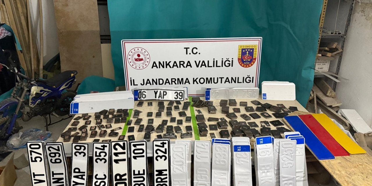 Keçiören’de "Merdiven Altı" Darphane: Jandarmadan Dev Sahte Plaka Operasyonu!