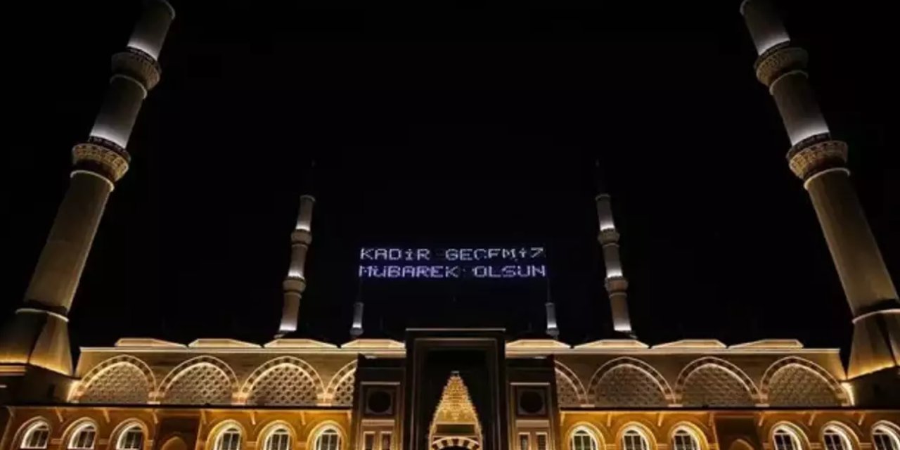 Kadir Gecesi’nde Hangi Dualar Edilir? Bin Aydan Daha Hayırlı! Kadir Gecesi’nde Yapılması Gereken İbadetler Nelerdir?