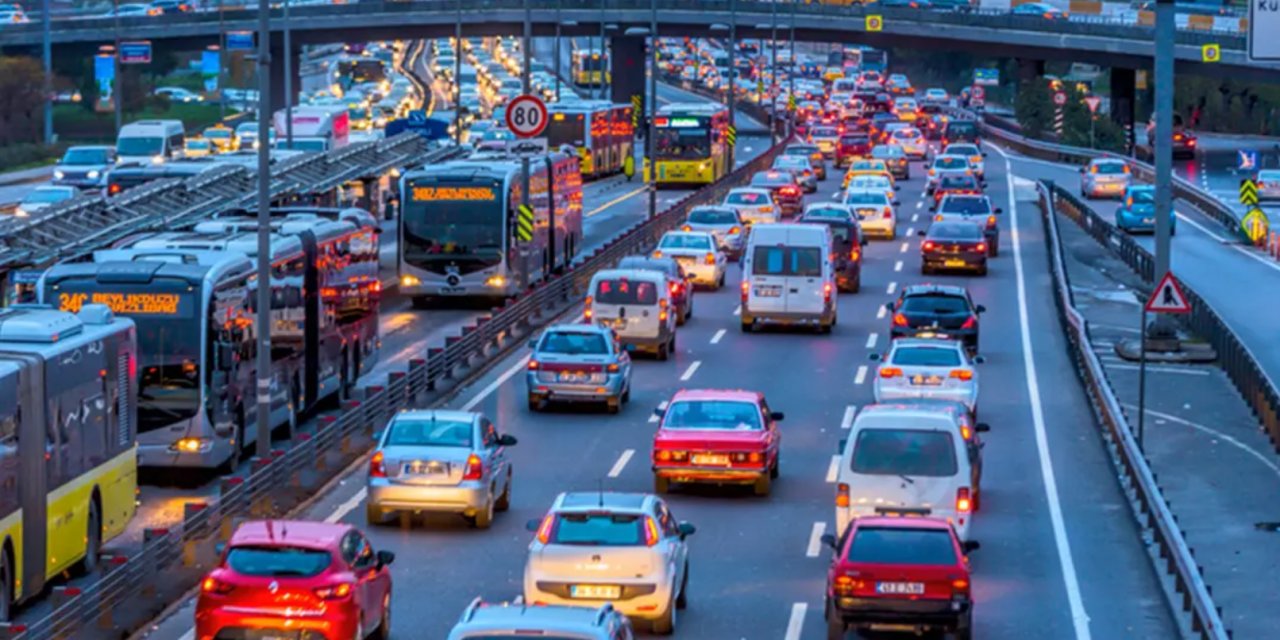 Bayramda Memleket Yoluna Çıkacaklar Dikkat! Hız Sınırını Aşan Sürücülere Ağır Yaptırım Yeni Trafik Cezaları Açıklandı!