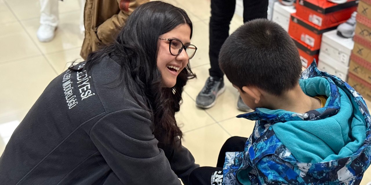 Sincan’da 1500 Minik Yürek Bayram Edecek: Bayramlıklar Murat Ercan’dan!