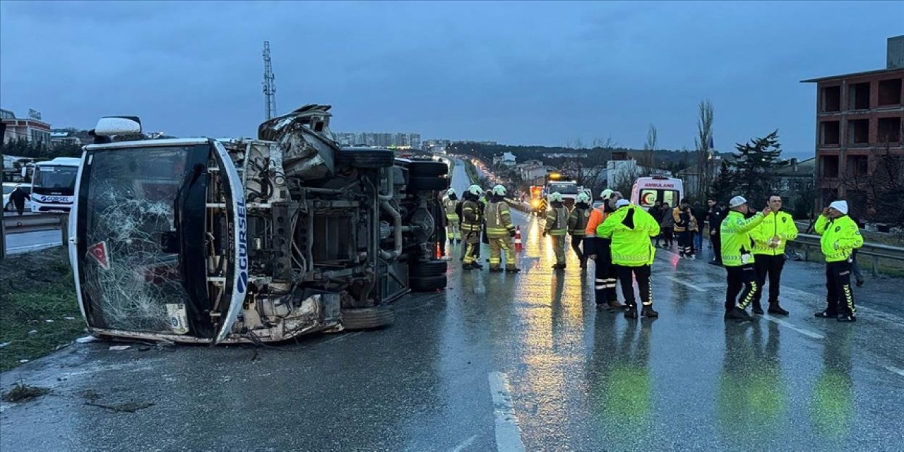 Dehşet Anları Kamerada: Servis Aracının Devrildiği O Anlar Saniye Saniye Kaydedildi!