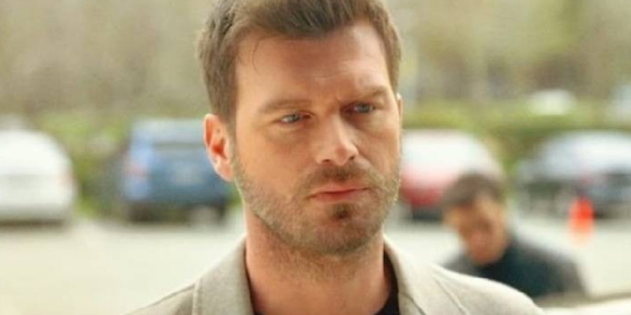 Kıvanç Tatlıtuğ Bayram Namazına Damga Vurdu! Büyük Alkış Alan Hareket: Cami Dolunca Dışarıda Namaz Kıldı!