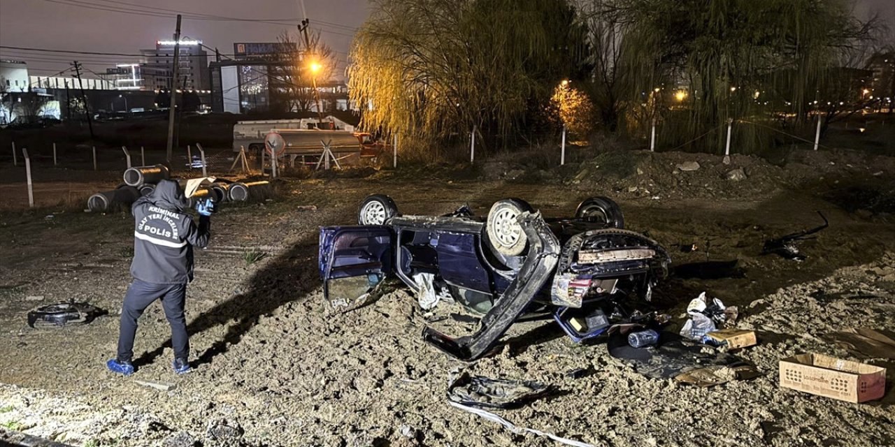 Ankara'da Feci Kaza: Bariyerlere Çarpan Araç Takla Attı, Sürücüden Acı Haber Geldi