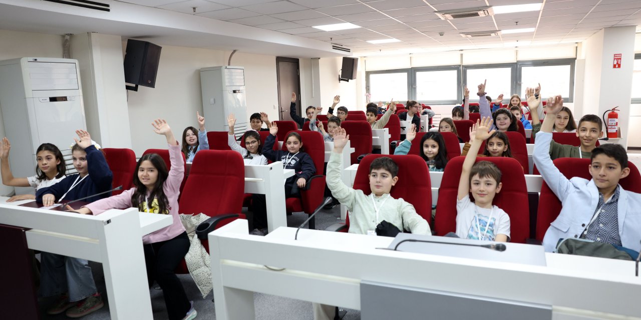Çankaya'da Tarihi İlk: Çocuk Meclisi Kuruldu, Karar Masası Çocuklara Emanet!