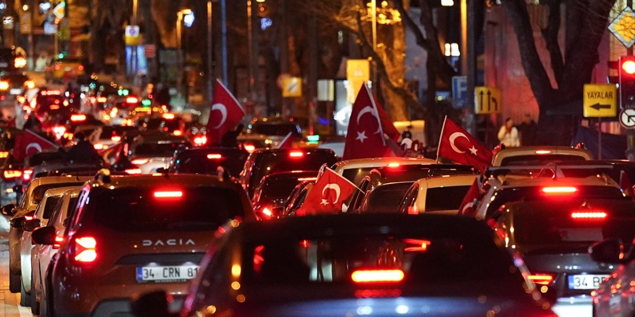 Ankara Ayakta! 24 Yıllık Hasret Bitti, Başkent Sokakları "Dünya Kupası" Diye İnledi