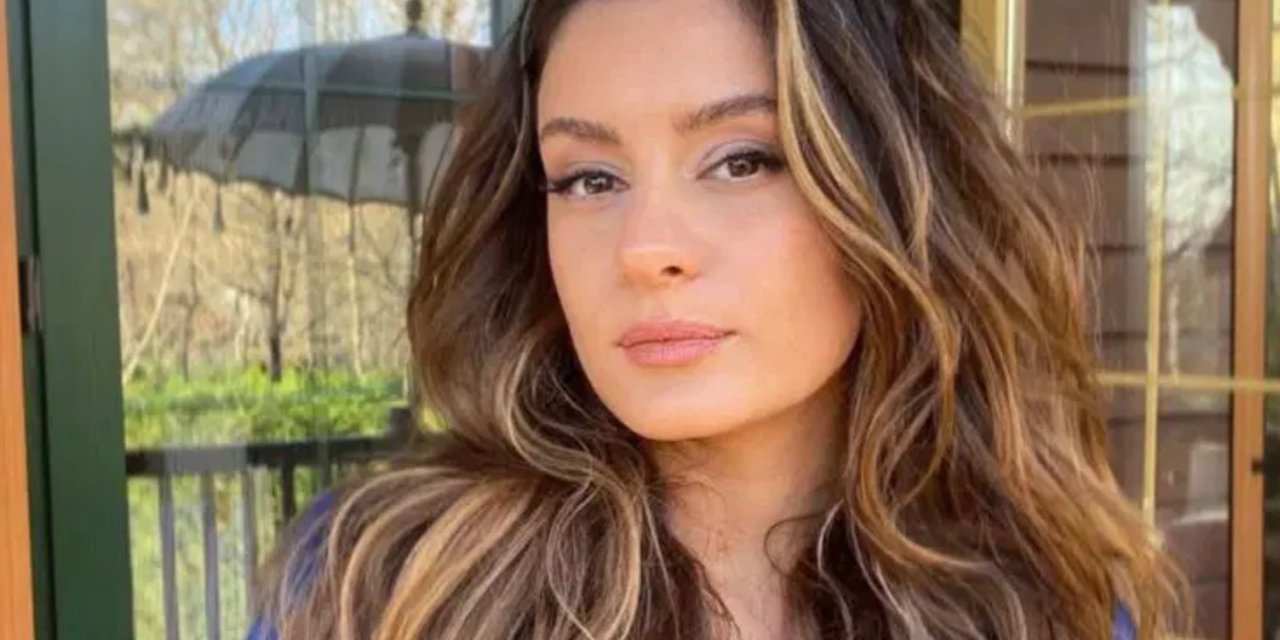 Atiye Sahneye Çıktı Ama Herkes Şaşkına Döndü! ''Bu Nasıl Etek?'' Yorumları Yağdı...