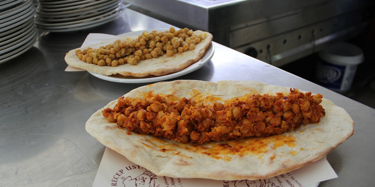 Yeraltı Dizisindeki Bozo’nun Favorisi! En İyi Nohut Dürüm Nasıl Yapılı? Nohut Dürüm Hangi İlimize Özeldir?