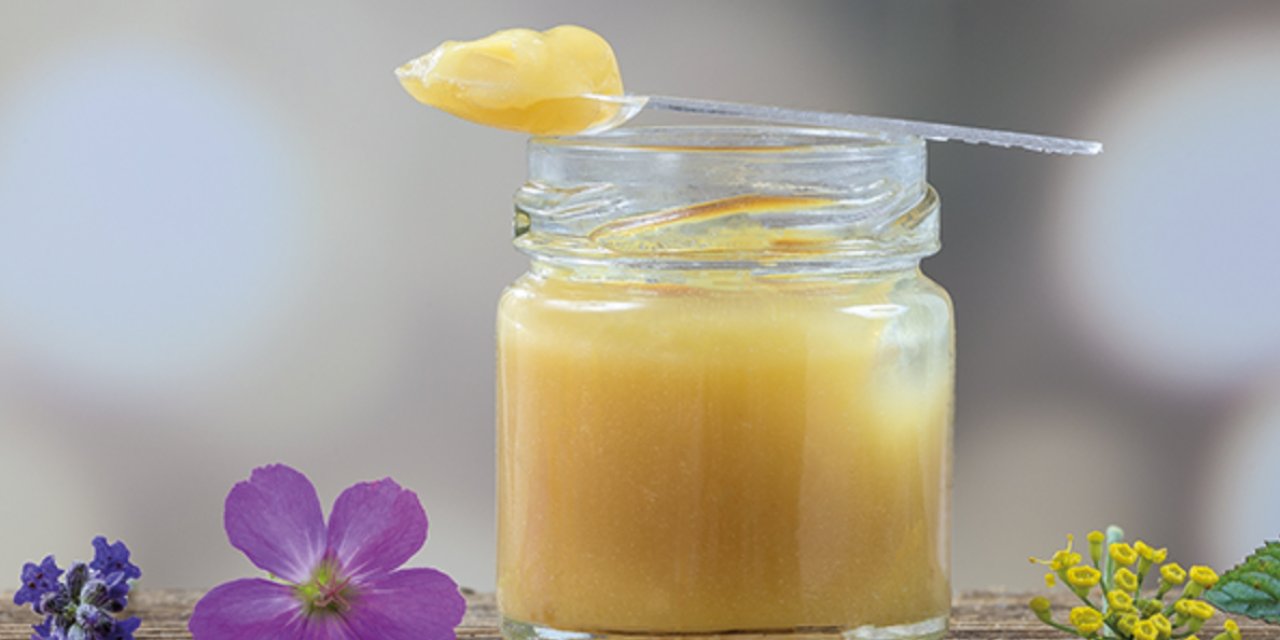 Arı Sütünün Faydaları Herkesi Şok Etti! Süper Gıda Olarak Geçiyor! Arı Sütü Alırken Bu Detaylara Dikkat!