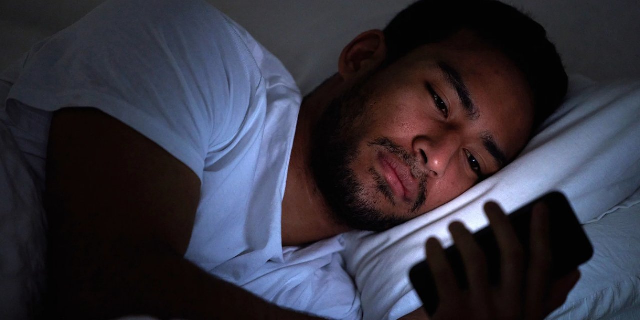 Gece Uyuyamayanlar Dikkat! 5 Dakikada Uyutan Yöntem Ortaya Çıktı! İşe Yaramaması İmkansız!