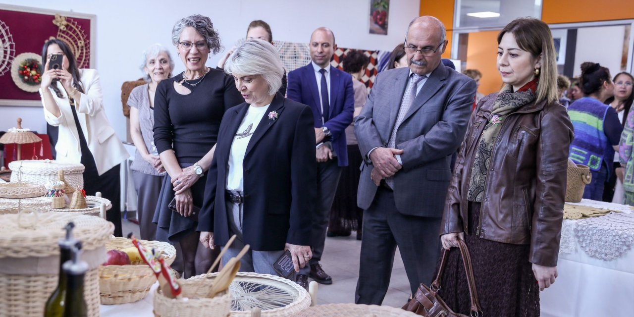 Etimesgut’ta Sanat Rüzgarı: Güzelkent etiSEM Kursiyerlerinden El Emeği Göz Nuru Sergisi