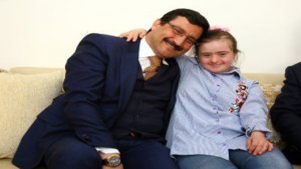 Başkan Ak, Down Sendromu Farkındalık Günü nedeniyle ev ziyaretlerinde bulundu