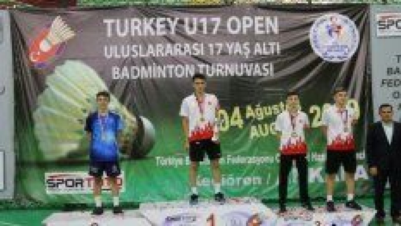 Türkiye badmintonda 5 kategoride şampiyon