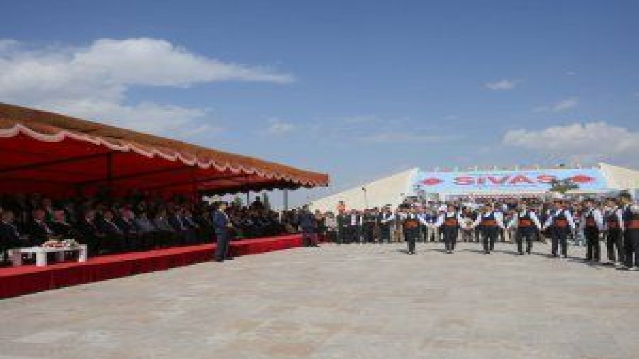 Sivas Günleri’nin 4'üncüsü Atatürk Kültür Merkezi'nde başladı