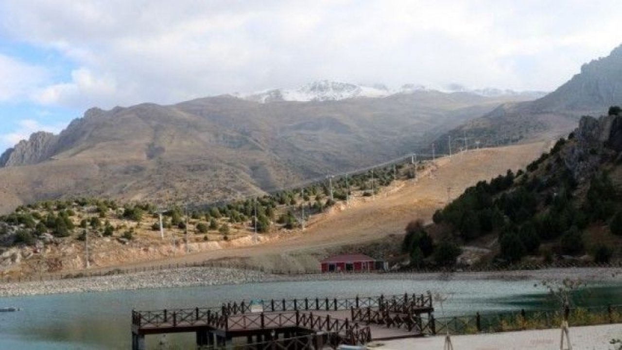 Ergan Dağı’nın yüksek kesimlerine kar yağdı