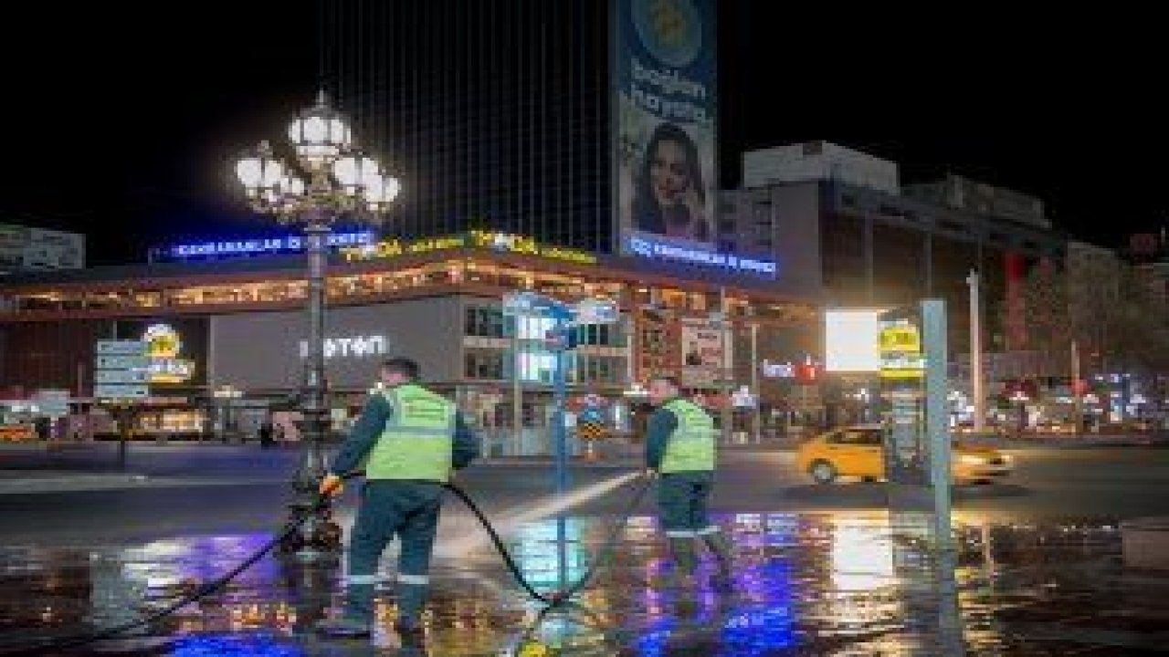 ANKARA BÜYÜKŞEHİR BELEDİYESİ, TERTEMİZ BİR BAŞKENT İÇİN GECE-GÜNDÜZ BULVAR, CADDE VE MEYDANLARI KÖŞE BUCAK YIKAYIP, EV TEMİZLİĞİNDE BİR ŞEHİR İÇİN ÇALIŞIYOR