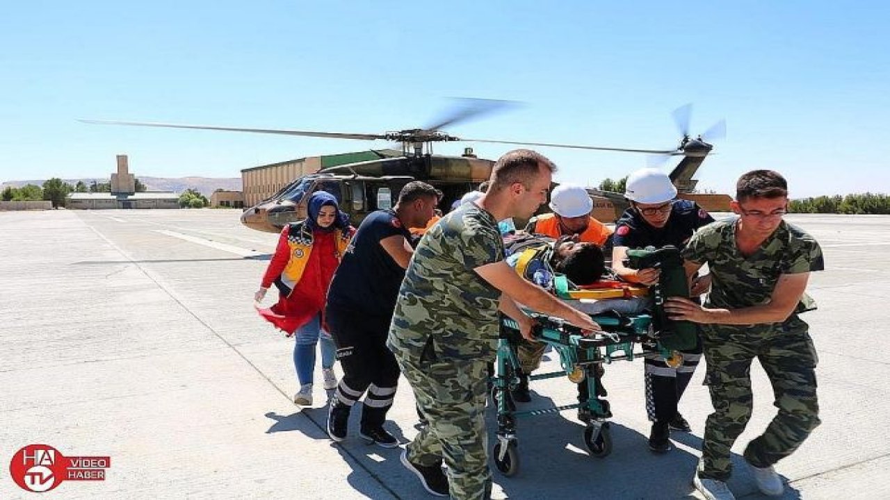 Kayalıklardan düşen vatandaş askeri helikopterle hastaneye sevk edildi