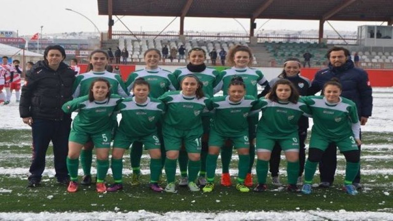 Gölbaşı Belediye Spor Kadın Futbol Takımı galibiyet aldı