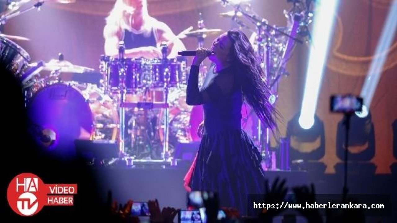 Grammy ödüllü müzik gurubu Evanescence İstanbul'da hayranlarıyla buluştu