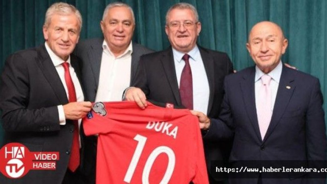 Türkiye-Arnavutluk maçına doğru dostluk yemeğinde buluştular