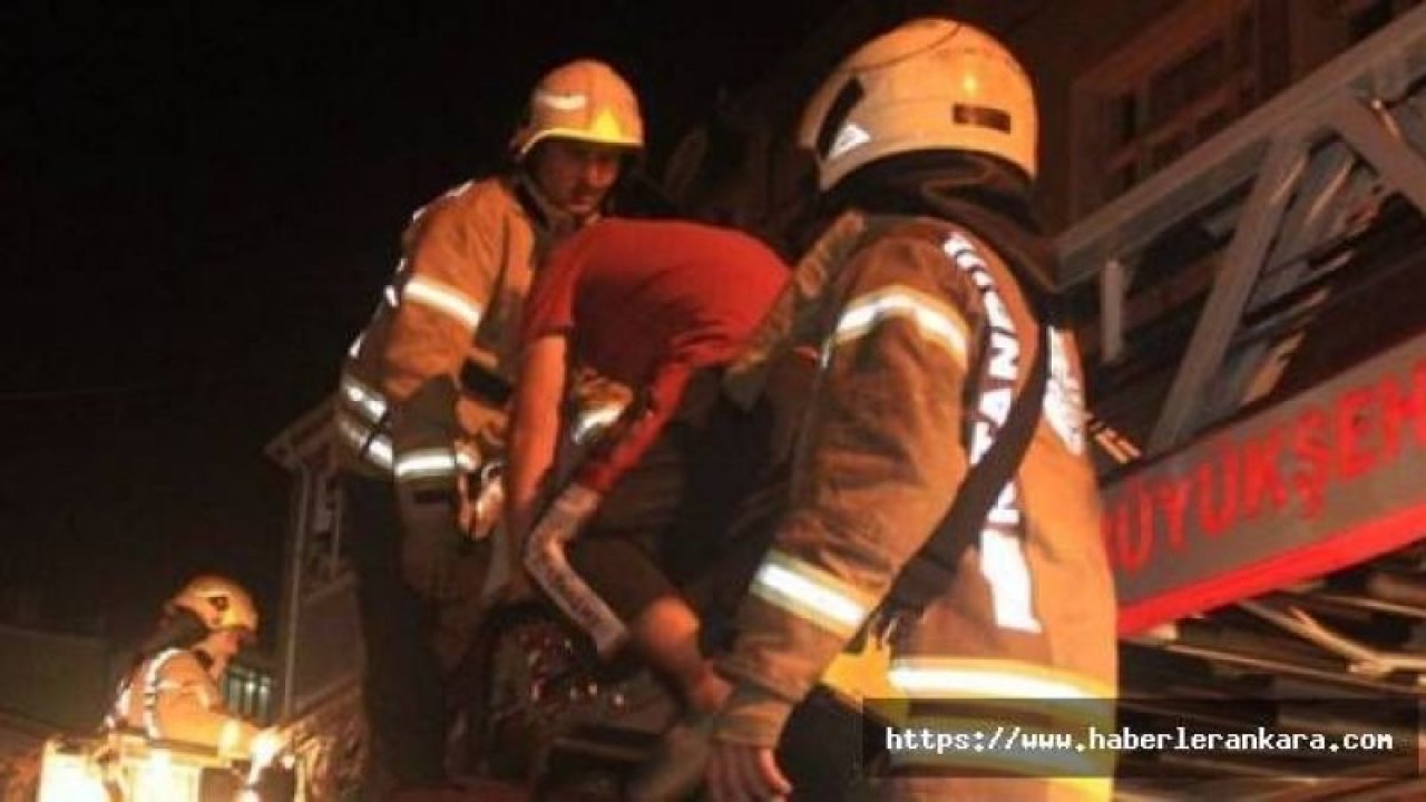 Fatih'te yangın çıkan binada mahsur kalan 7 kişiyi itfaiye kurtardı