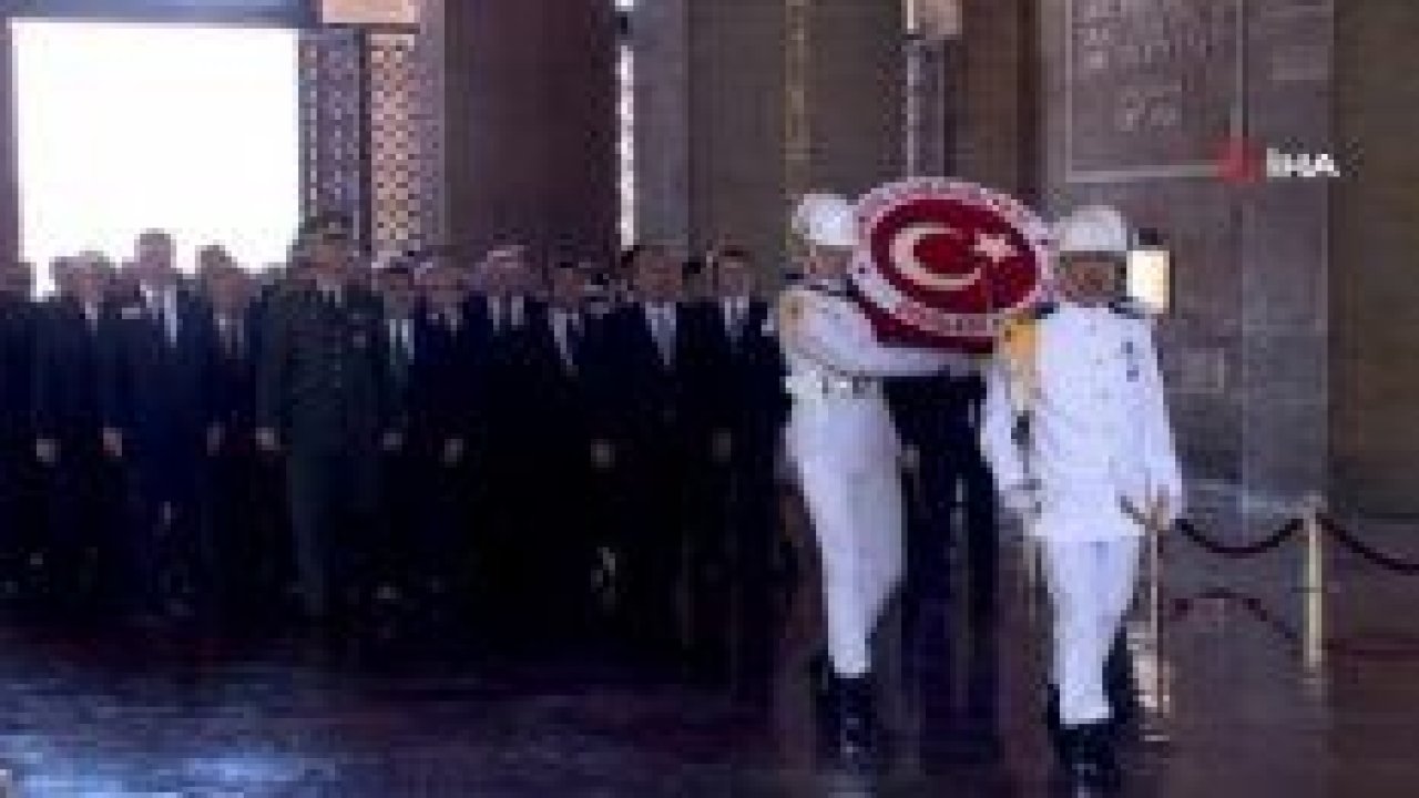 Çavuşoğlu Türk büyükelçilerle Anıtkabir’i ziyaret etti