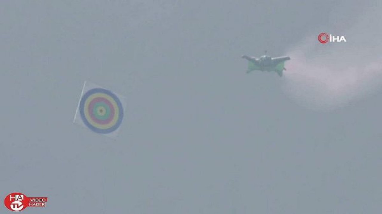 Wingsuit Dünya Şampiyonası’ndan renkli görüntüler