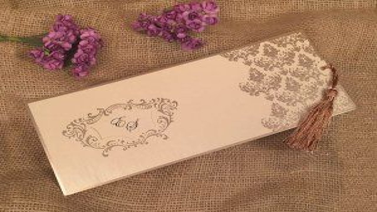 Romantik Bir Davetiye İsteyenler Buraya!