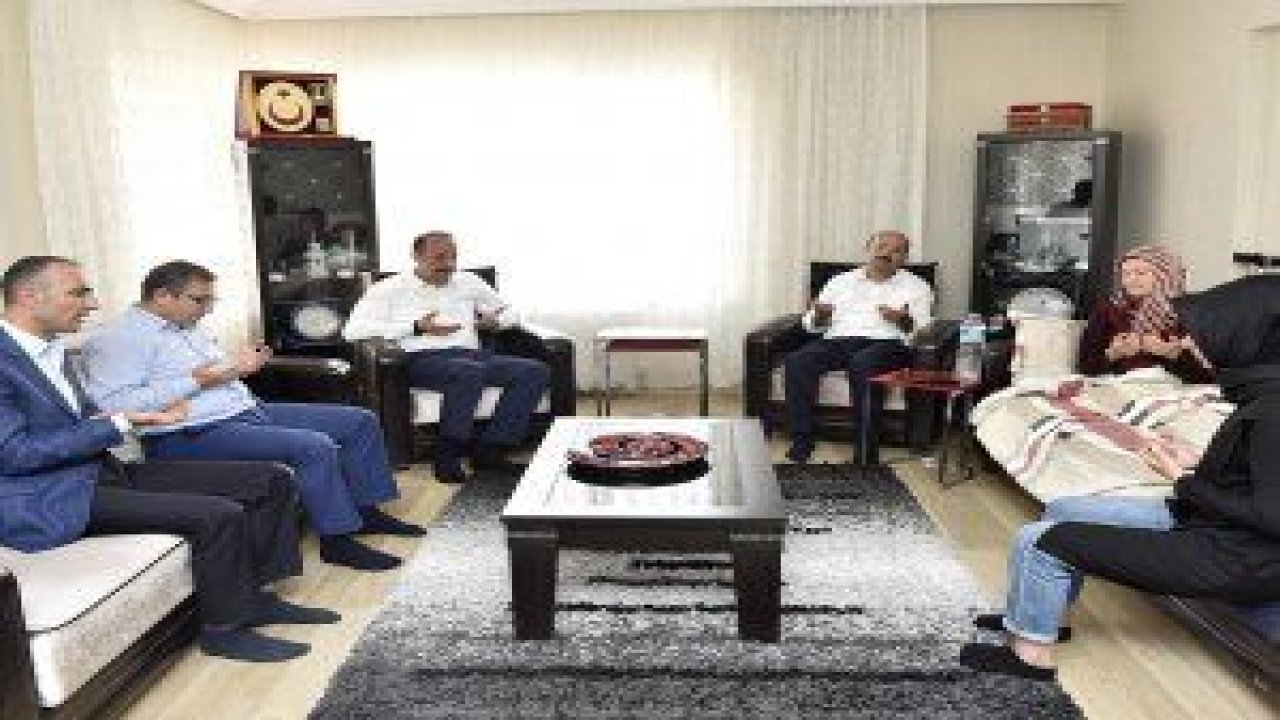 Mamak Kaymakamı Ziya Polat ve Başkan Mesut Akgül 15 Temmuz şehit ailelerini ziyaret etti