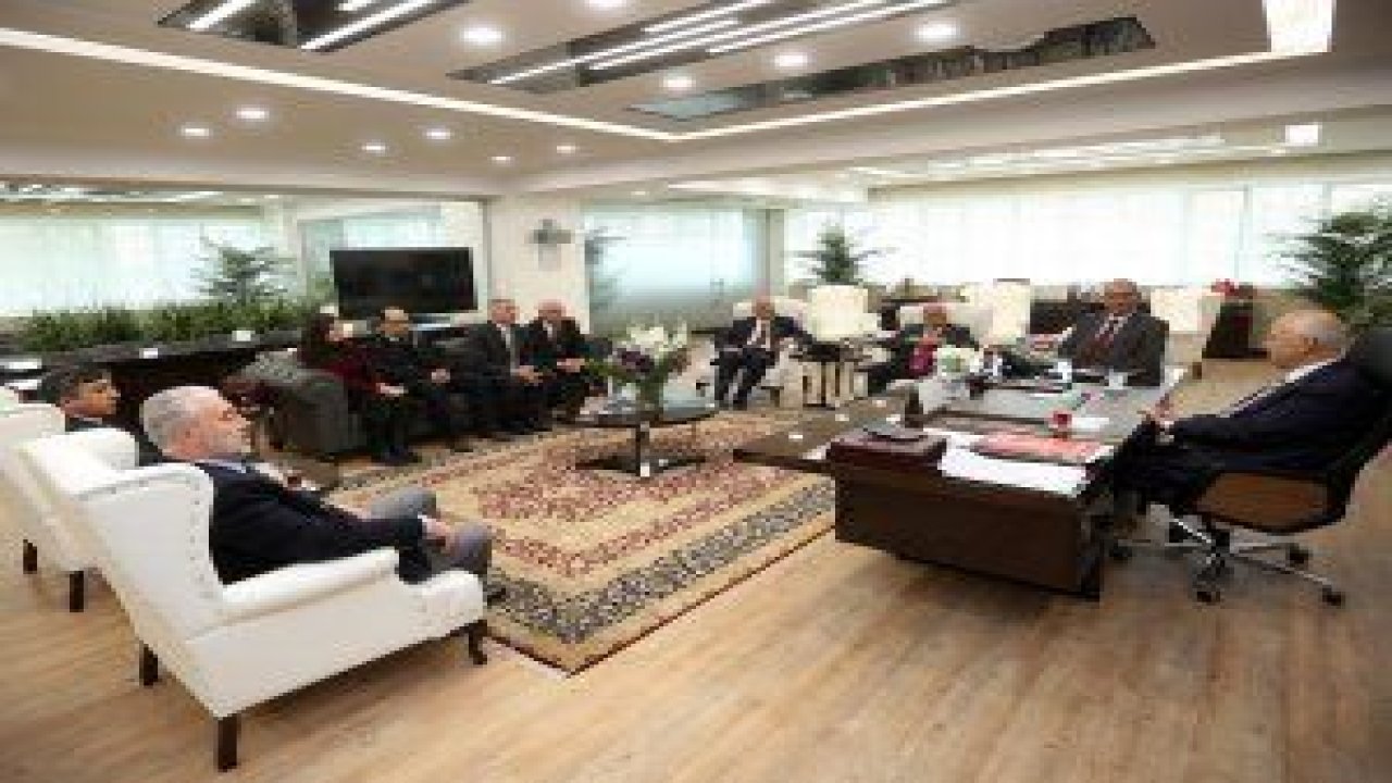 Yenimahalle Belediye Başkanı Fethi Yaşar, Afyonkarahisar ve İlçeleri Dayanışma Derneği’nin yeni yönetimini makamında kabul etti