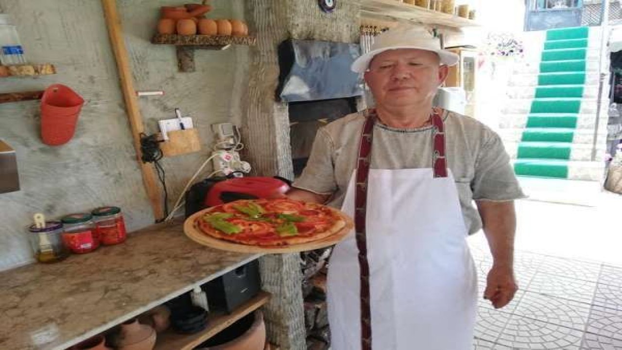 İsveç’ten Köyüne Dönen Pizzacıya Müşteri Akını