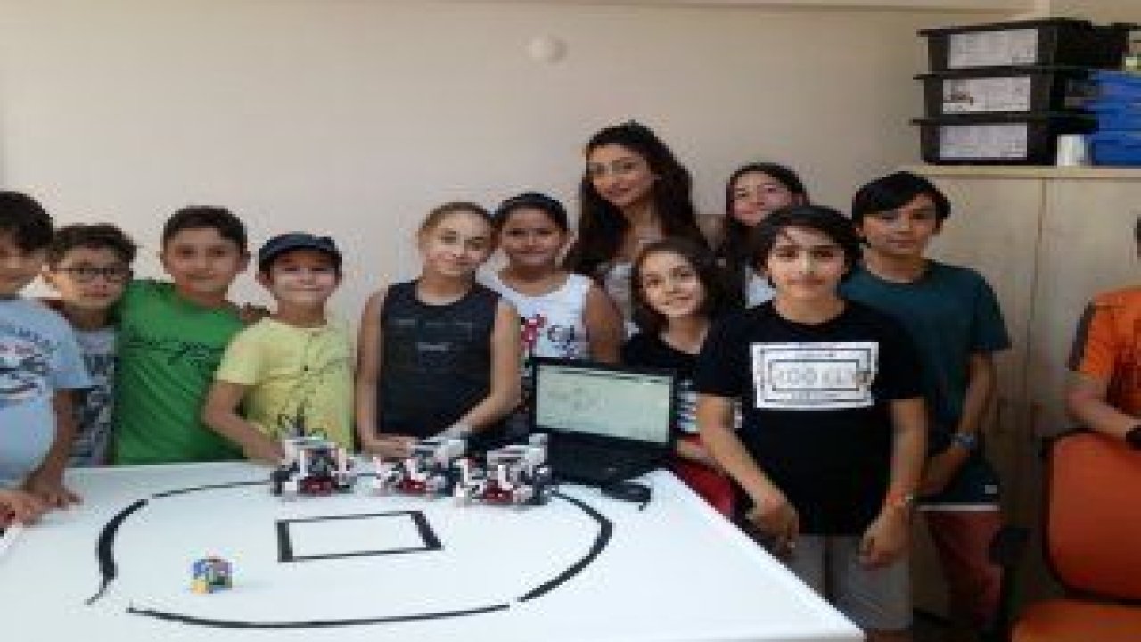 Çocuk Teknoloji Evi’nin Yaz Kampında, Robotik Eğitim veriliyor