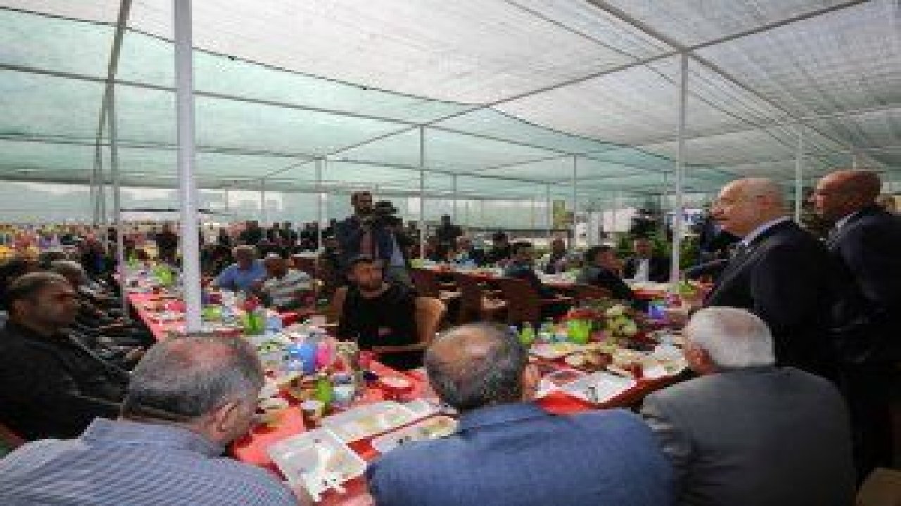 Yenimahalle Belediyesi Başkanı Fethi Yaşar, peyzaj esnafıyla kahvaltıda bir araya geldi