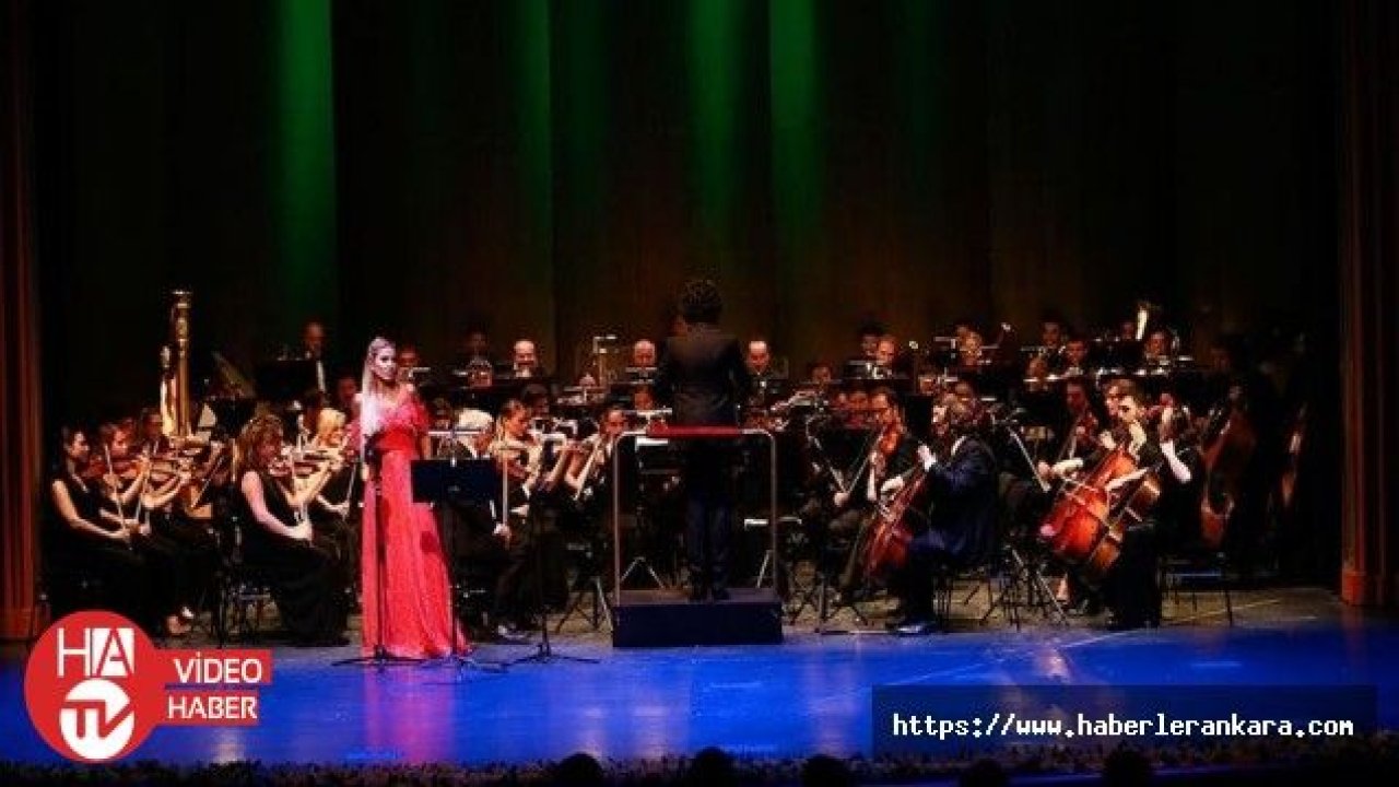 Operada perde “Türk Divası“ ile açıldı