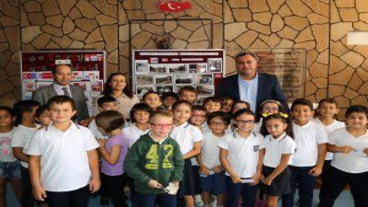 Çankaya Belediye Başkanı Alper Taşdelen okullara ziyaretini sürdürüyor