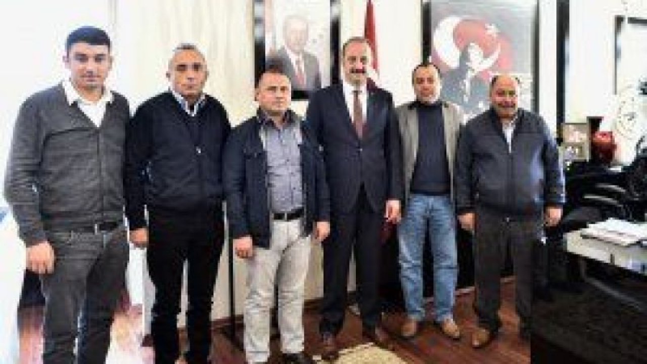 Natavega Taksi Durağı Başkanı Ayhan Avşar Mesut Akgül'ü makamında ziyaret etti