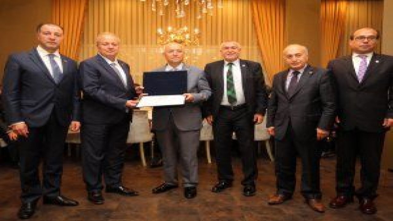 Yenimahalle Belediye Başkanı Fethi Yaşar'a “Sivil Toplum Dostu Beratı” verildi