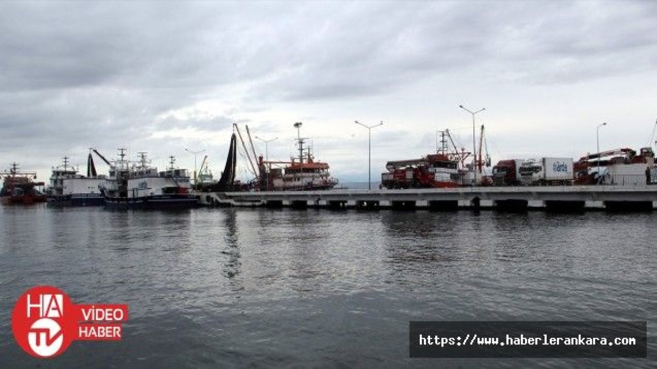 Karadeniz'de olumsuz hava koşulları balıkçıları zorluyor