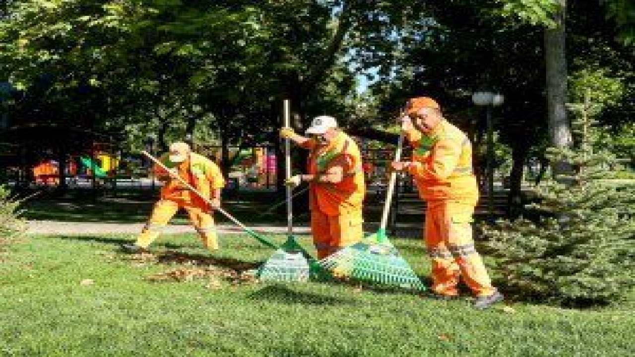 Sincan Belediyesi Temizlik İşleri ile Park Bahçeler Müdürlüğü ekipleri güz hazırlığında