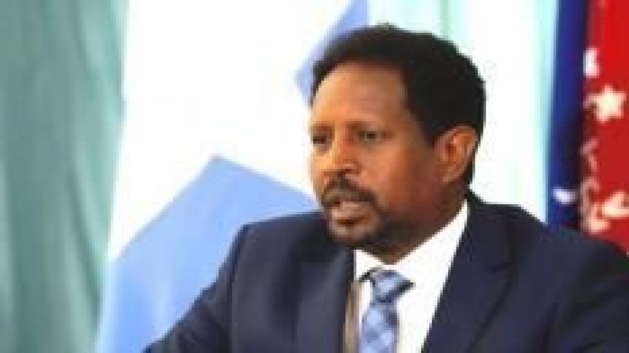 İntihar saldırısında yaralanan Mogadişu Belediye Başkanı Yarisow hayatını kaybetti