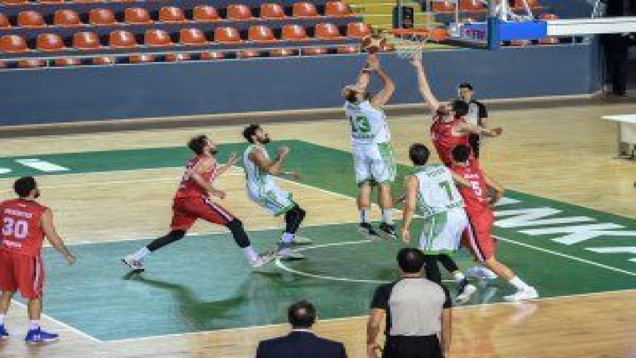Mamak Belediyesi Basket Takımı, İstanbul UPS Spor’u 89-56 yenmeyi başardı