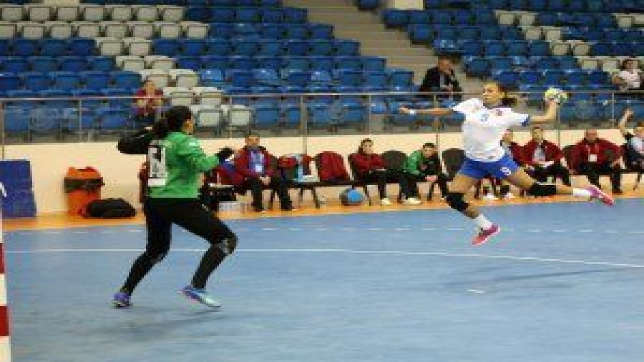 Kadınlar Hentbol Süper Ligi’nde, Yenimahalle Belediyespor'a yan bakılmıyor