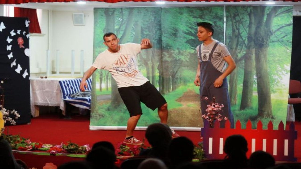 Çocuklara Tiyatro İle Hayvan Sevgisi